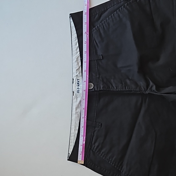 Old Navy shorts - Picture 4 of 9